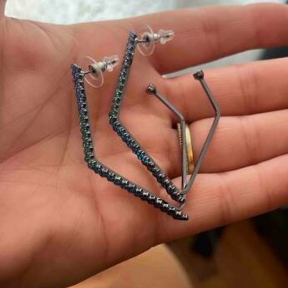 🪩 Sterling Silver Rhinestone Earrings 🪩 - Picture 5 of 6